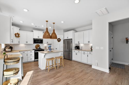 373 Fenwick Dr, woodruff, SC, 29388-8047 | Card Image