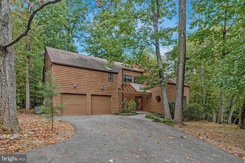 11598 Newport Cove Ln, Reston, VA, 20194-1216 | Card Image