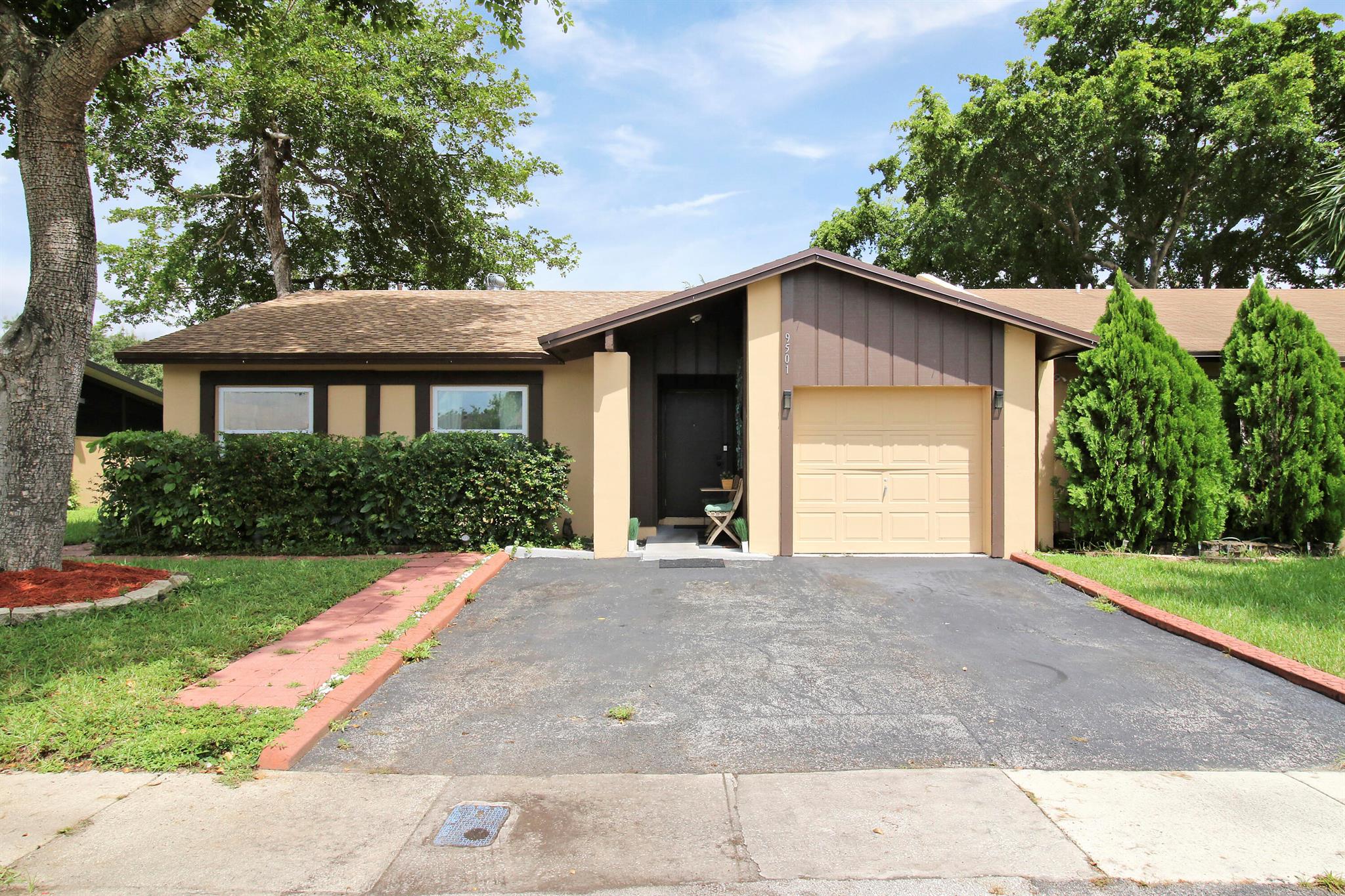 Heather Ln, Miramar, FL 33025