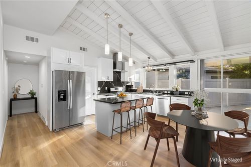 8341 Delco Ave, Winnetka, CA, 91306-4207 | Card Image