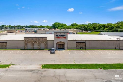 321 Grant Ave, Junction City, KS, 66441-4201 | Card Image