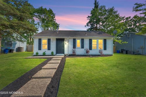 5 Mast Dr, Barnegat, NJ, 08005-1418 | Card Image