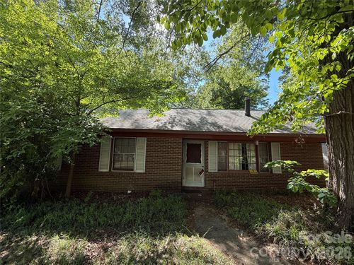 10100 Starwood Dr, Charlotte, NC, 28215-9657 | Card Image