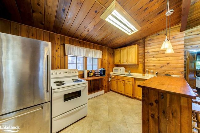 76 29th St N, House other with 2 bedrooms, 1 bathrooms and 10 parking in Wasaga Beach ON | Image 10
