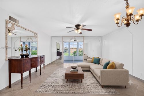 303-2615 Ne 1st Ct, Boynton Beach, FL, 33435-2060 | Card Image