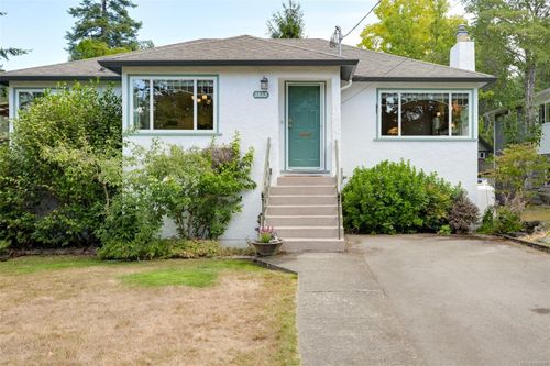 3835 Cumberland Rd, Victoria, BC, V8P3J1 | Card Image