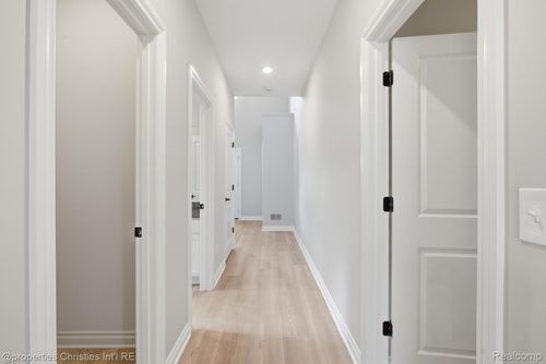 23397 Crescent Ridge Dr, New Boston, MI, 48164-7824 | Card Image