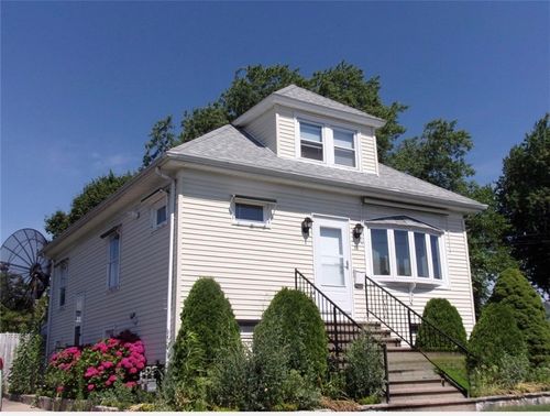 2-87 Bentley St, East Providence, RI, 02914-4711 | Card Image