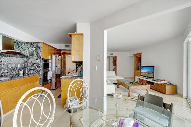 APT-1412 - 16425 Collins Ave, Condo with 2 bedrooms, 2 bathrooms and null parking in Sunny Isles Beach FL | Image 37
