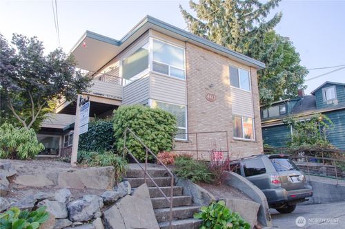 4-4417 Bagley Ave N, Seattle, WA, 98103-7666 | Card Image