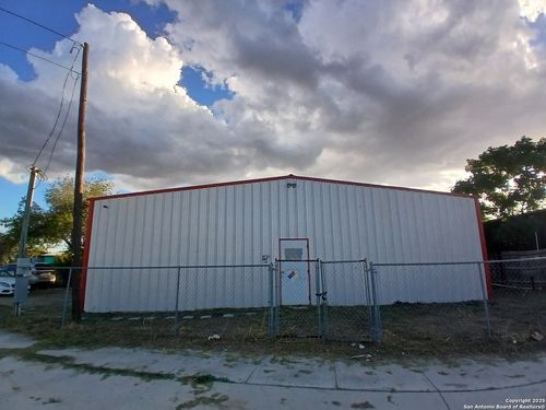 8753 N State Highway 16, Poteet, TX, 78065-2219 | Card Image