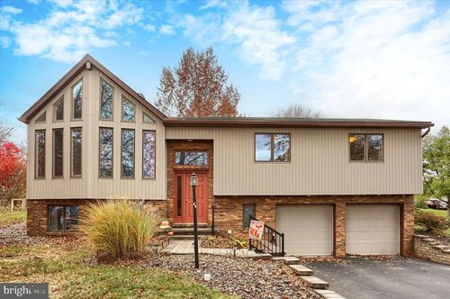 1804 Blacklatch Ln, Middletown, PA, 17057-2983 | Card Image