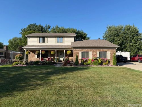 48273 Mallard Drive, Chesterfield Township, MI, 48047 | Card Image