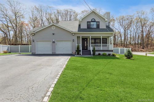 12 Midvale Ave, Port Jefferson, NY, 11777-2095 | Card Image