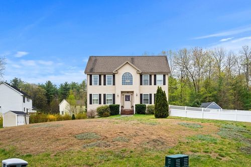 1 Cottonwood Cir, Kingston, NH, 03848-4400 | Card Image