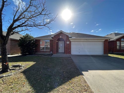 9012 Rushing River Dr, Fort Worth, TX, 76118-7732 | Card Image