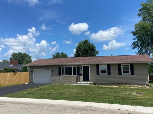606 N Shumway St, Taylorville, IL, 62568-1135 | Card Image