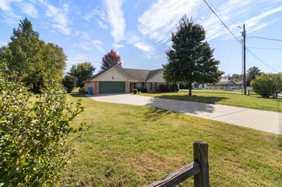 2000 Lands End Ct, House other with 3 bedrooms, 2 bathrooms and null parking in Hopkinsville KY | Image 2