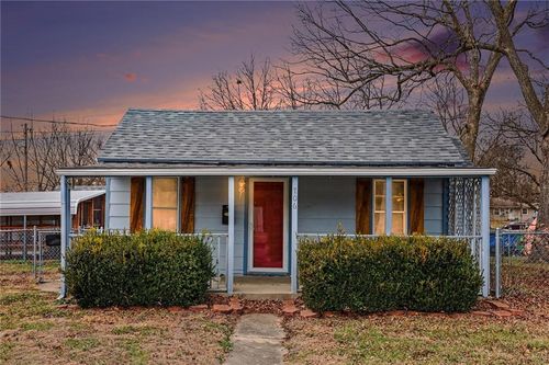 706 S Butler Dr, Harrisonville, MO, 64701-2211 | Card Image