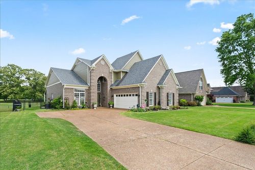235 Fairoaks Dr, Oakland, TN, 38060-3356 | Card Image