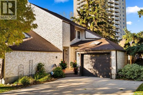 1502 Jubilee Ave, Regina, SK, S4S3T3 | Card Image
