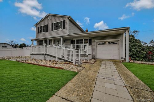 66 Rosemary Pl, East Islip, NY, 11730-3606 | Card Image