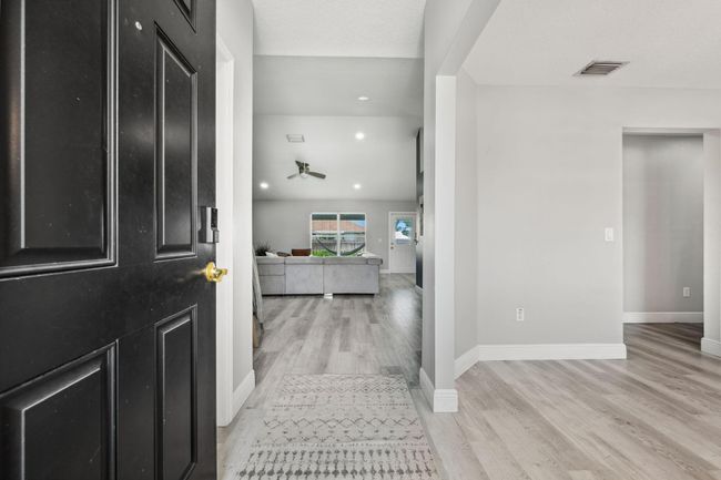 249 Sw Aubudon Ave, House other with 4 bedrooms, 2 bathrooms and null parking in Port St. Lucie FL | Image 4