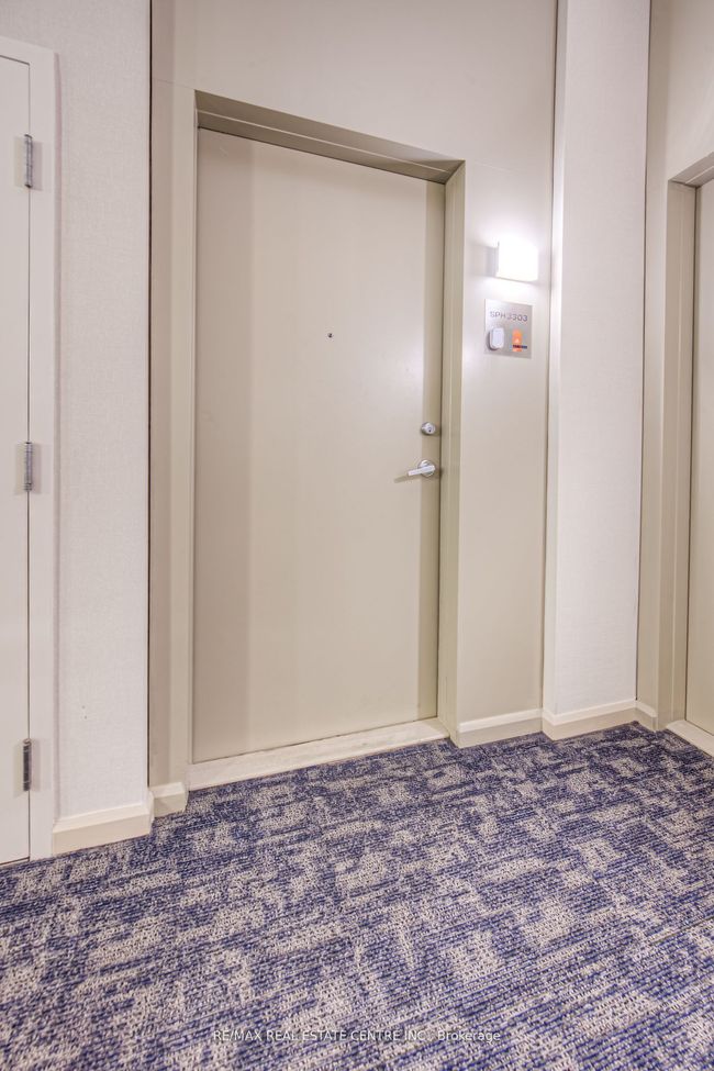 3303 - 220 Burnhamthorpe Rd W, Condo with 2 bedrooms, 2 bathrooms and null parking in Mississauga ON | Image 33