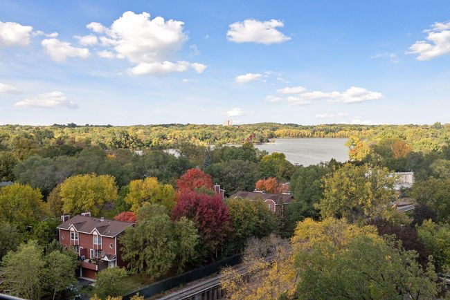 Amenities include a community room, event/party room (both with incredible views), 3 adjoining guest suites, a car wash and beautifully landscaped grounds. | Image 28