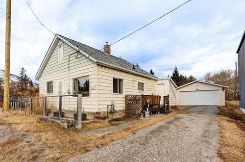 2206 211 St, Bellevue, AB, T0K0E0 | Card Image