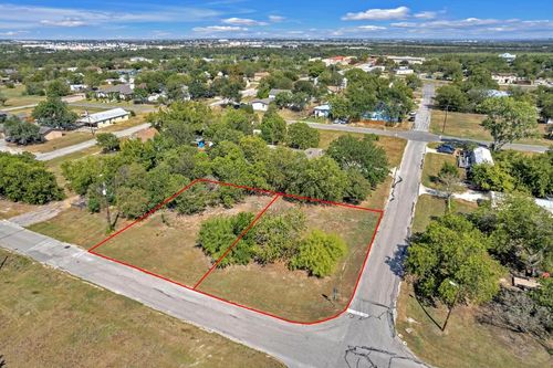 301 E Boyce St, Manor, TX, 78653-5432 | Card Image