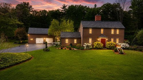 32 Sandown Rd, Danville, NH, 03819-3000 | Card Image