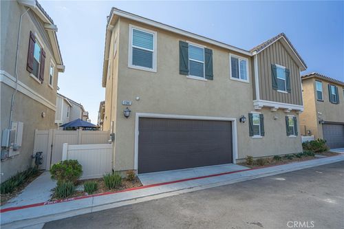 17047 Zion Dr, Canyon Country, CA, 91387-8808 | Card Image