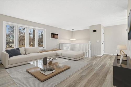 35 Knollwood St W, Annandale, MN, 55302-9746 | Card Image