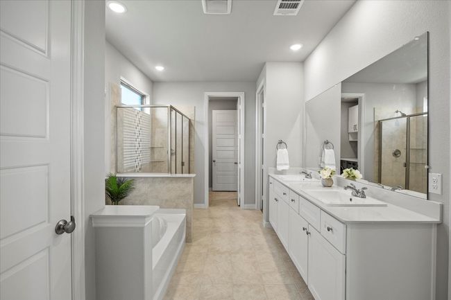 Master en-suite with garden tub, shower, double sinks | Image 13
