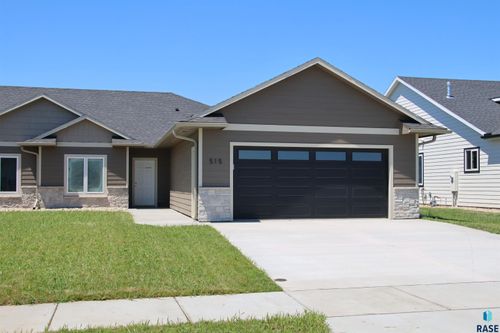 515 Bunyan Dr Drive, Harrisburg, SD, 57032 | Card Image