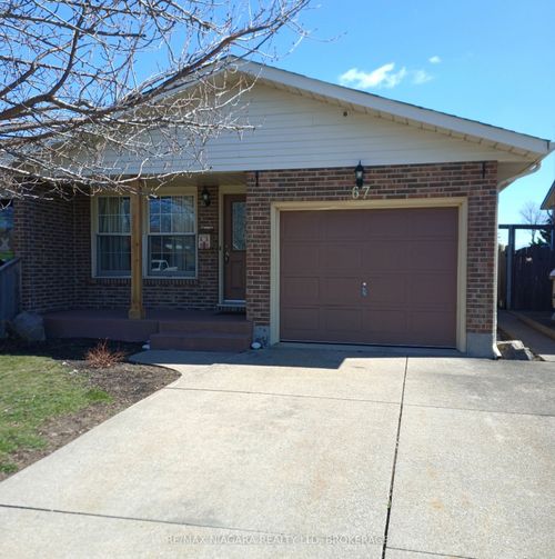 67 Dundonald St, Saint Catharines, ON, L2P3T4 | Card Image