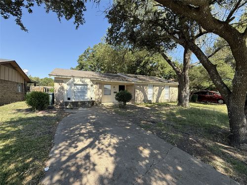 1453 Shorecrest Dr, Garland, TX, 75040-5939 | Card Image