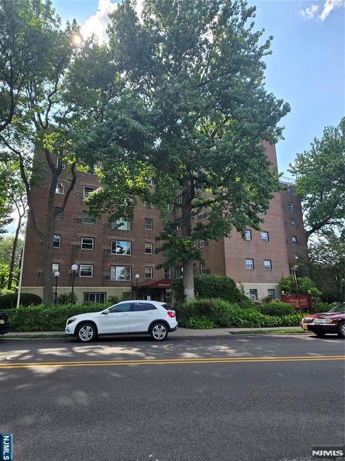 2345 Linwood Ave, Fort Lee, NJ, 07024-3865 | Card Image