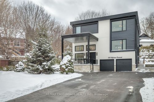 696 Hillview Cres, Pickering, ON, L1W2R7 | Card Image