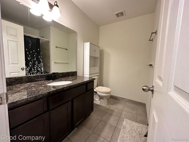 29603 Fox Run Cir, Condo with 3 bedrooms, 2 bathrooms and null parking in Warren MI | Image 6