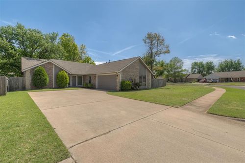 600 Country Side Trl, Edmond, OK, 73012-6686 | Card Image