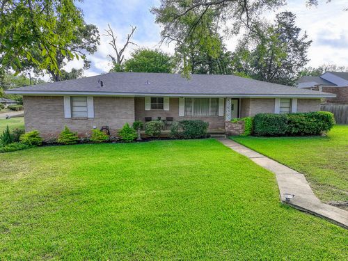102 Aleta Dr, Palestine, TX, 75801-5802 | Card Image
