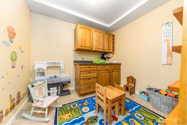 Ground level bonus room | Image 16