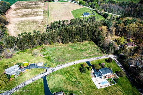 12 Macintosh Ln, Sugarloaf, PA, 18249 | Card Image