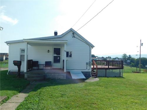 98 Easy St, Uniontown, PA, 15401-3172 | Card Image
