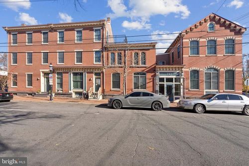 unit-4-242 Centre St, Trenton, NJ, 08611-2202 | Card Image