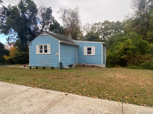 221 Kings Ferry Rd, Verplanck, NY, 10596-7701 | Card Image