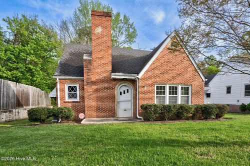 701 E Nash St, Spring Hope, NC, 27882-8624 | Card Image