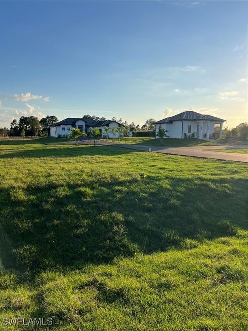 2594 43rd Ave Ne, Naples, FL, 34120-7485 | Card Image